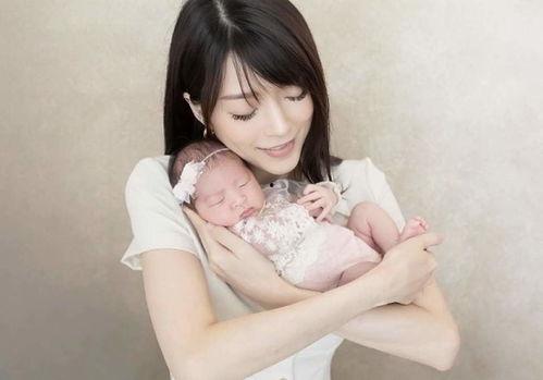 2016母乳av女星,揭秘其背后的故事与争议