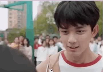 吴磊张子枫视频,视频花絮曝光青春校园生活