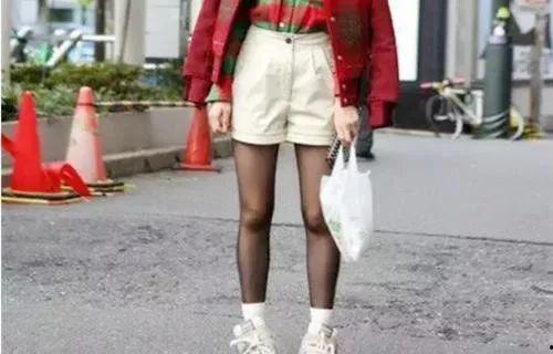 老师穿丝袜靴子,探寻教师时尚与专业精神的完美融合